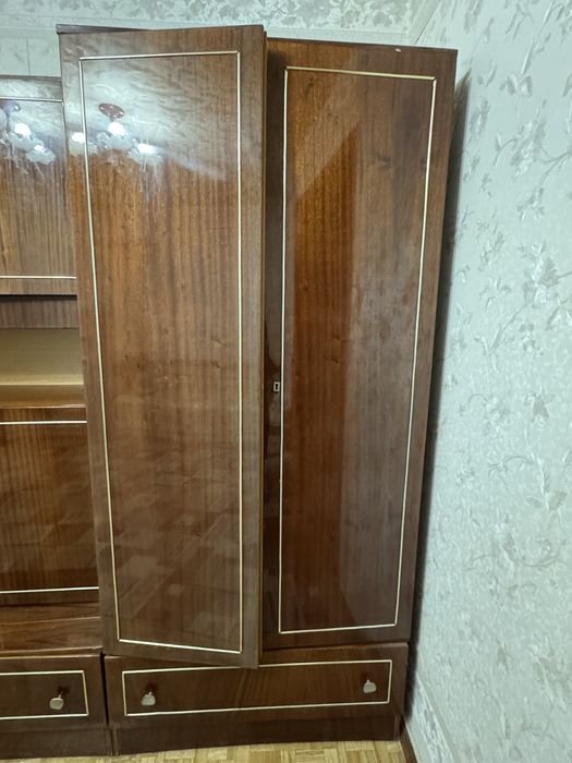 Віддам стінку безкоштовно самовивіз