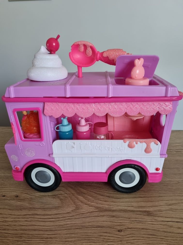 Autobus do produkcji błyszczyków, Num Noms