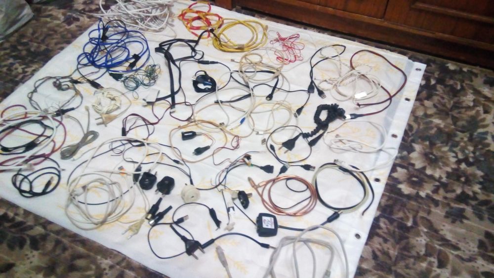 Набір кабелів, шнурів