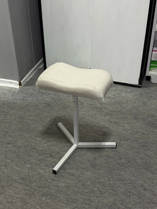 Розпродаж меблів у студію краси б/у. Полтава