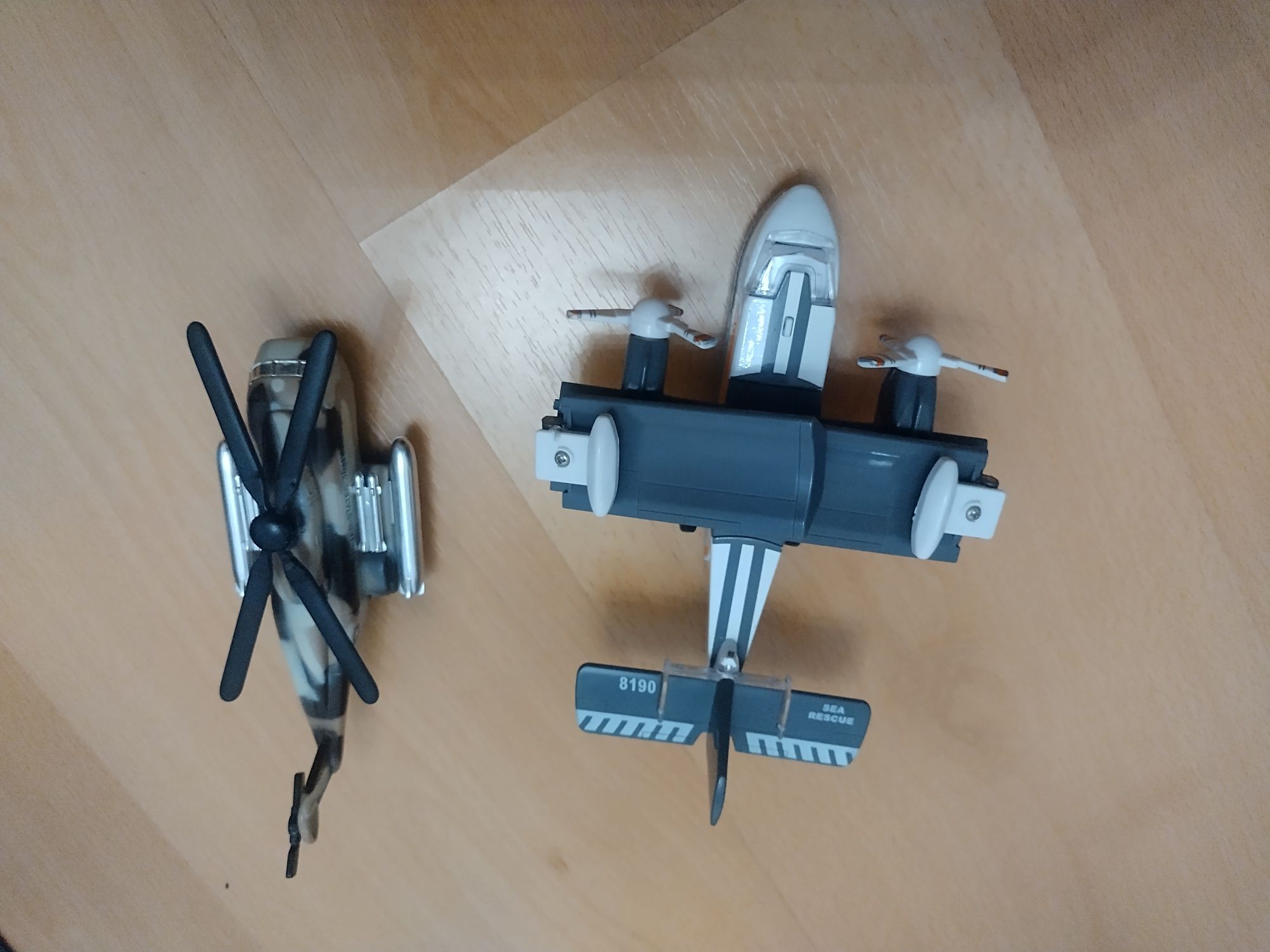 Avião e helicóptero