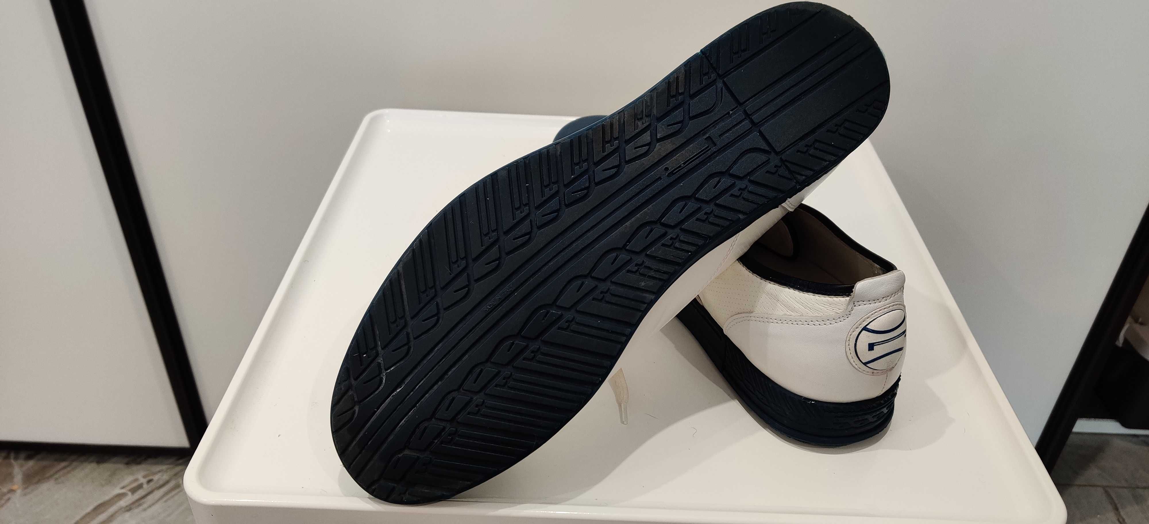 Продам мужские кеды Pirelli Италия р. 44 кожа
