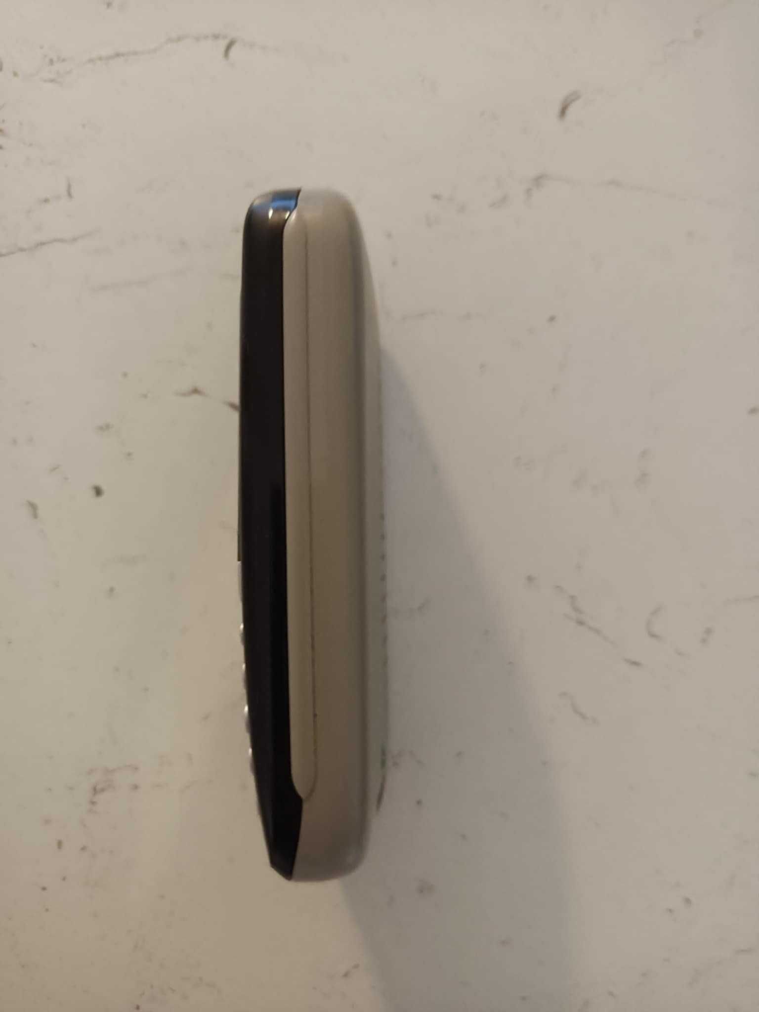 Sony Ericsson J220i
