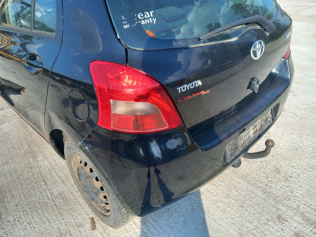 Lampa toyota Yaris 2 lewy tył