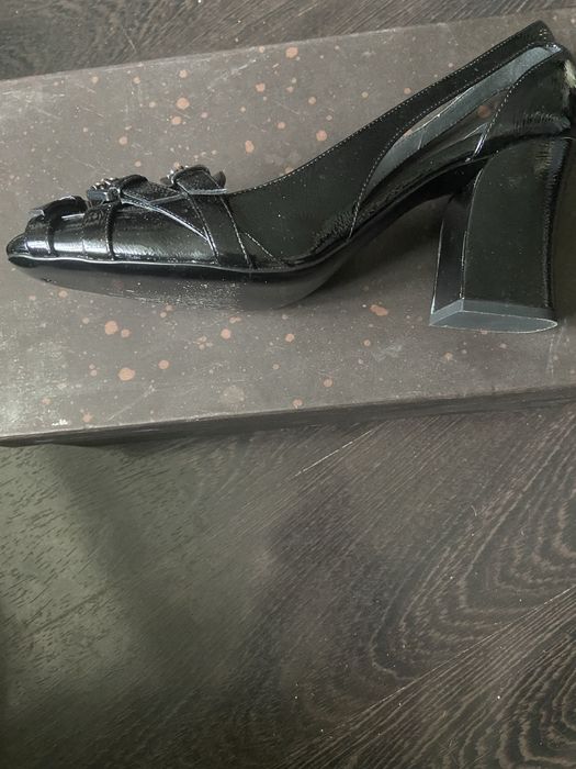 Туфлі з натуральноі шкіри. Bottega veneta