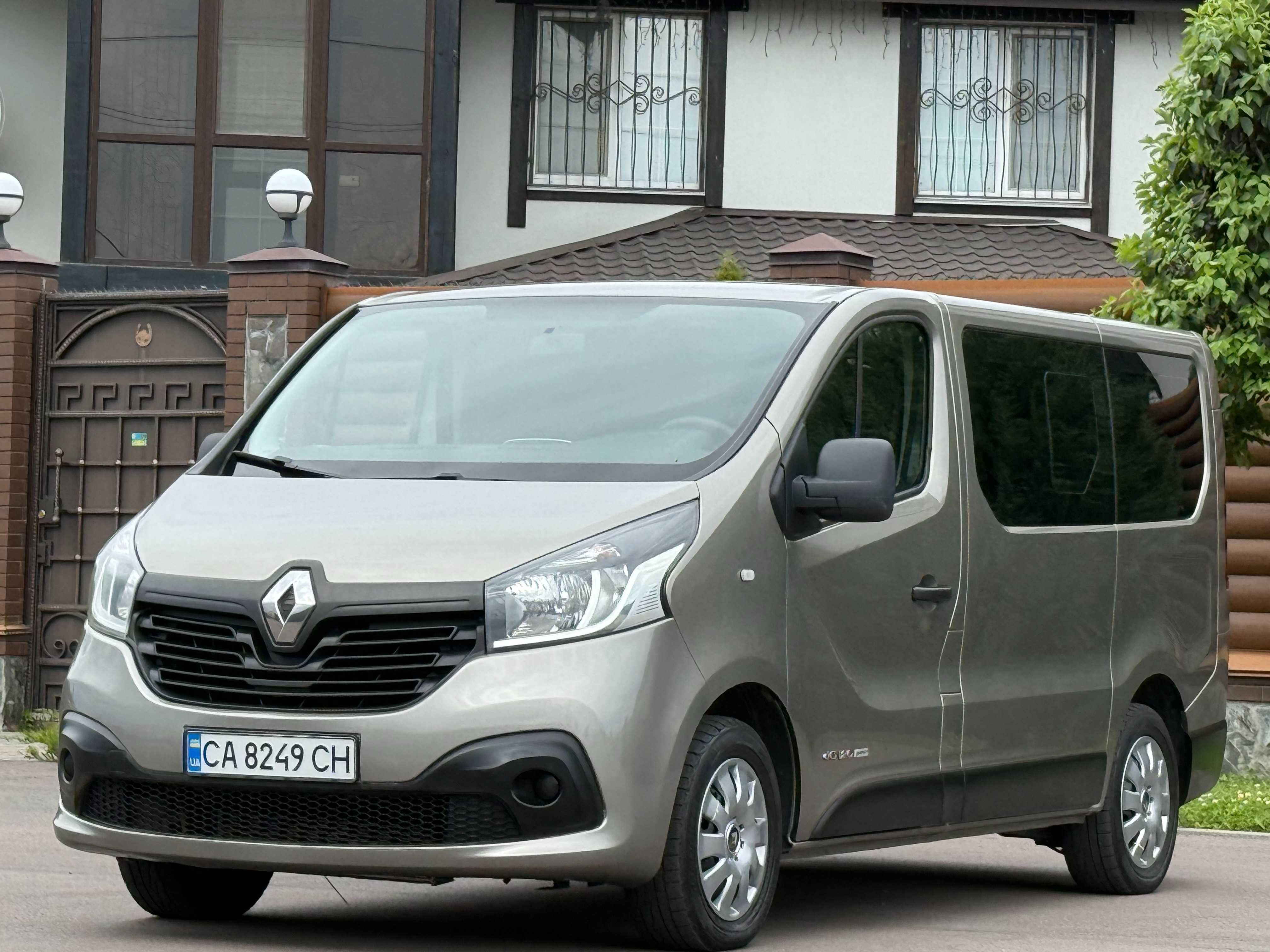 Renault Trafic  2015 Оригінальний пасажир