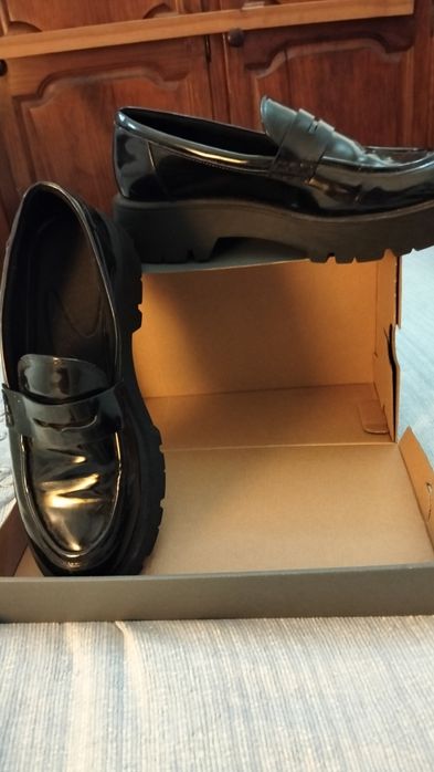 Sapatos com sola de borracha - ZARA