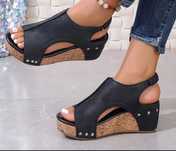 Buty nowe na koturnie plus sandaly