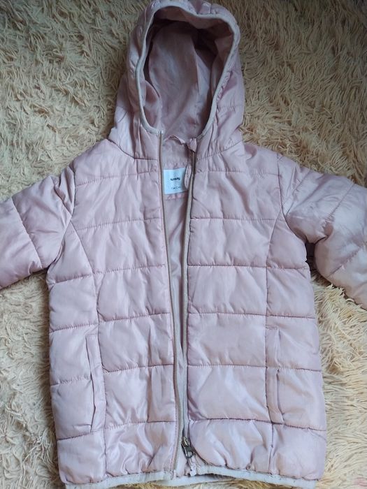 Продам куртку на дівчинку на весну