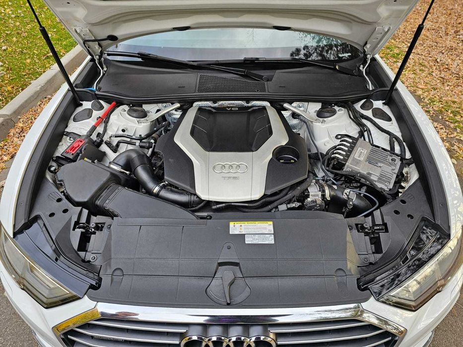 Майже новий автомобіль