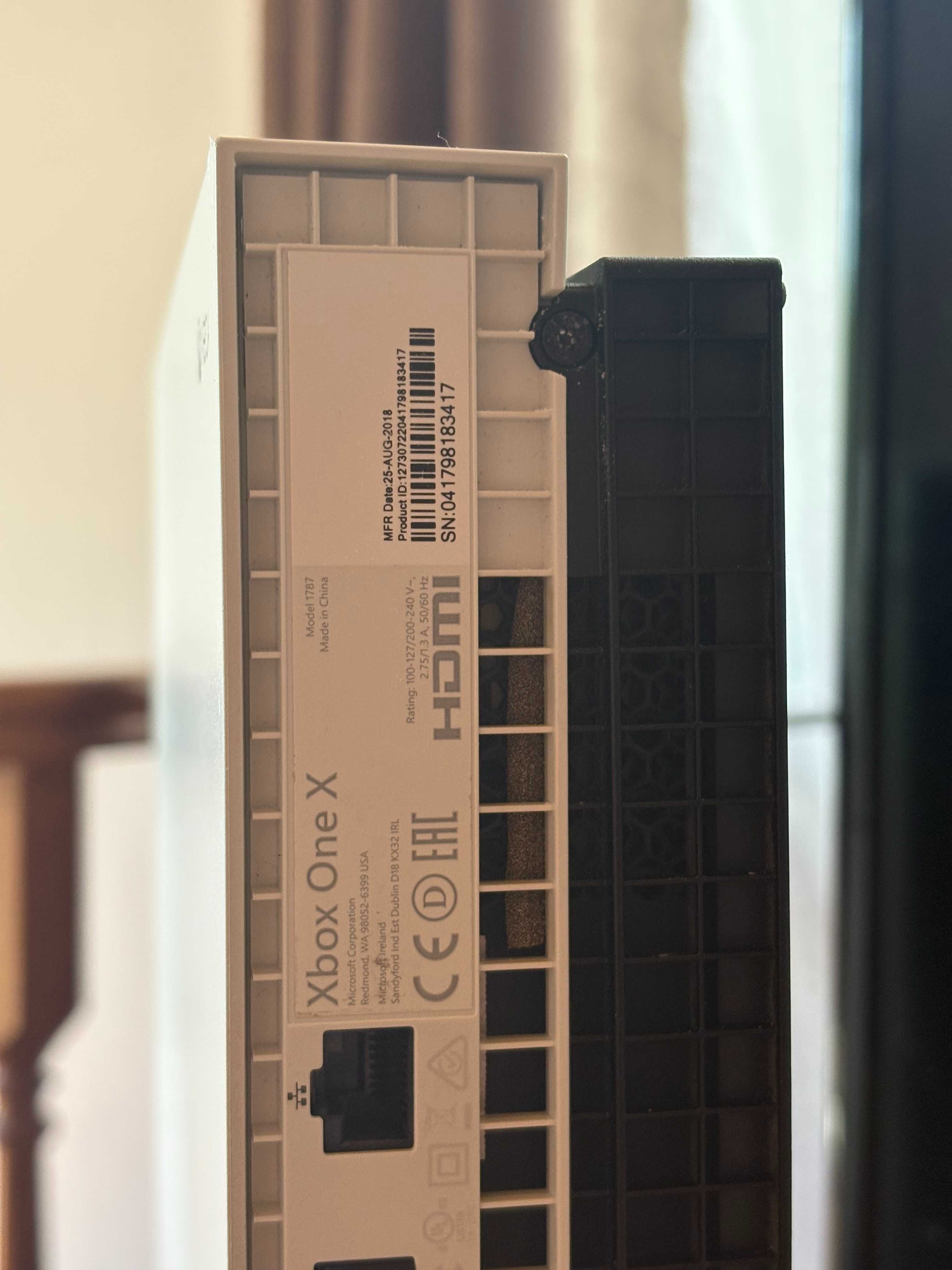 Ігрова приставка Xbox One X 500GB + 2 Джойстики + Комплект + Fifa20