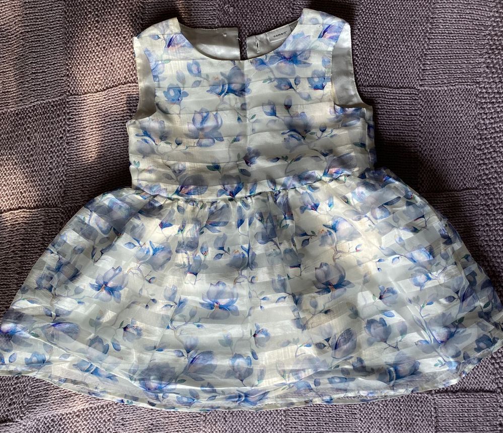 Нарядное платье на девочку 2-3 года