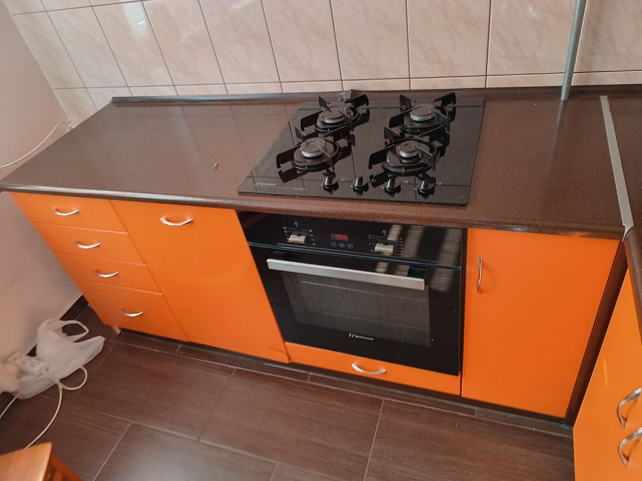Meble kuchenne + piekarnik, płyta gazowa, okap zmywarka