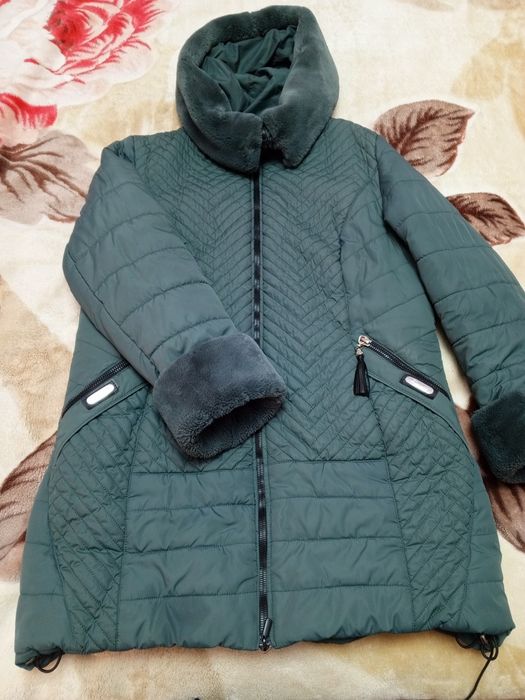 Жіноча зимова куртка