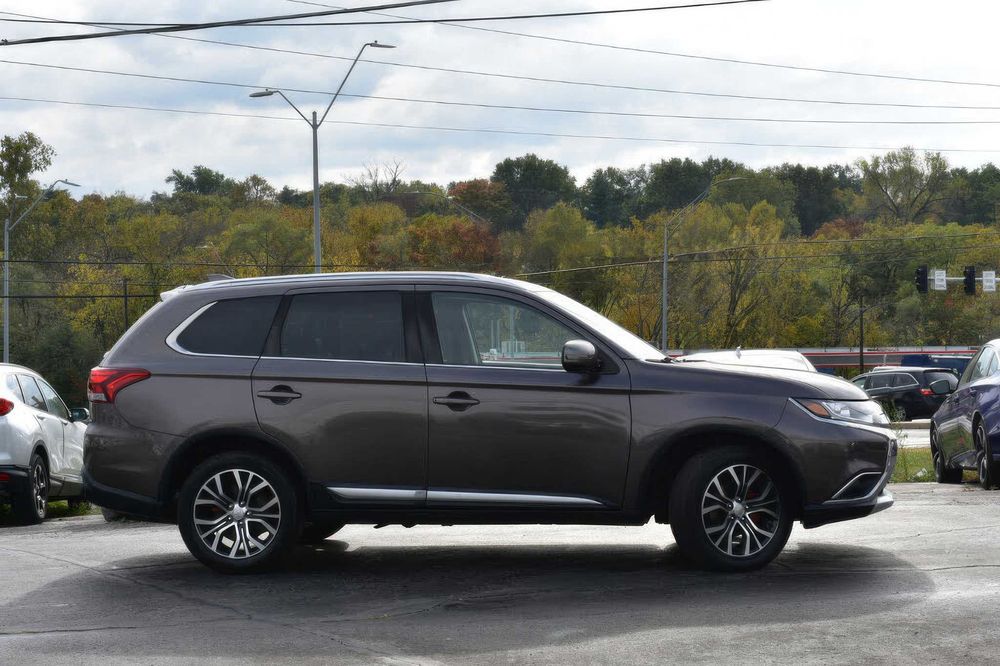 Mitsubishi Outlander      2018