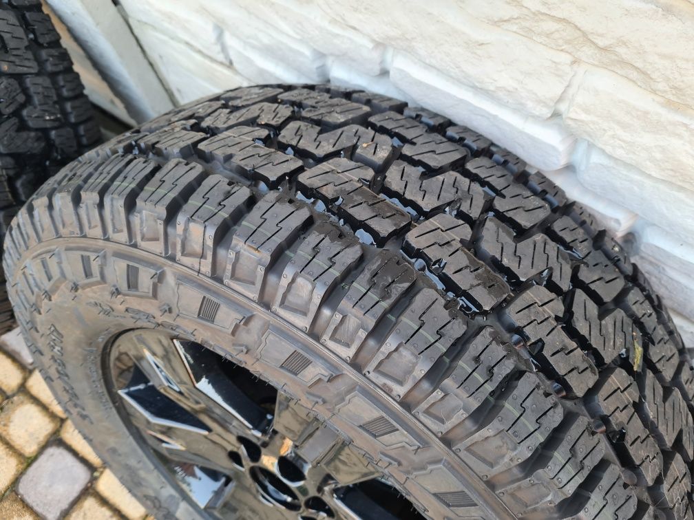 Резина Pirelli Scorpion All Terrain Plus 275/65 R17 на дисках Nissan