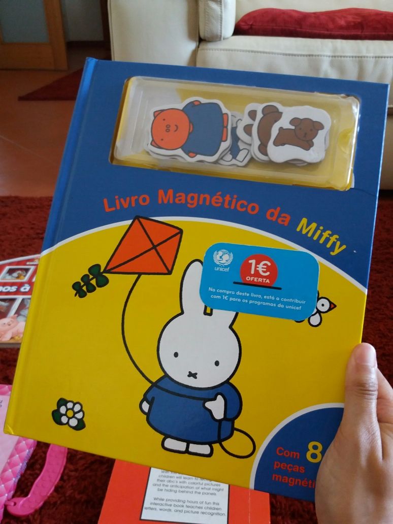 Livros variados para crianças
