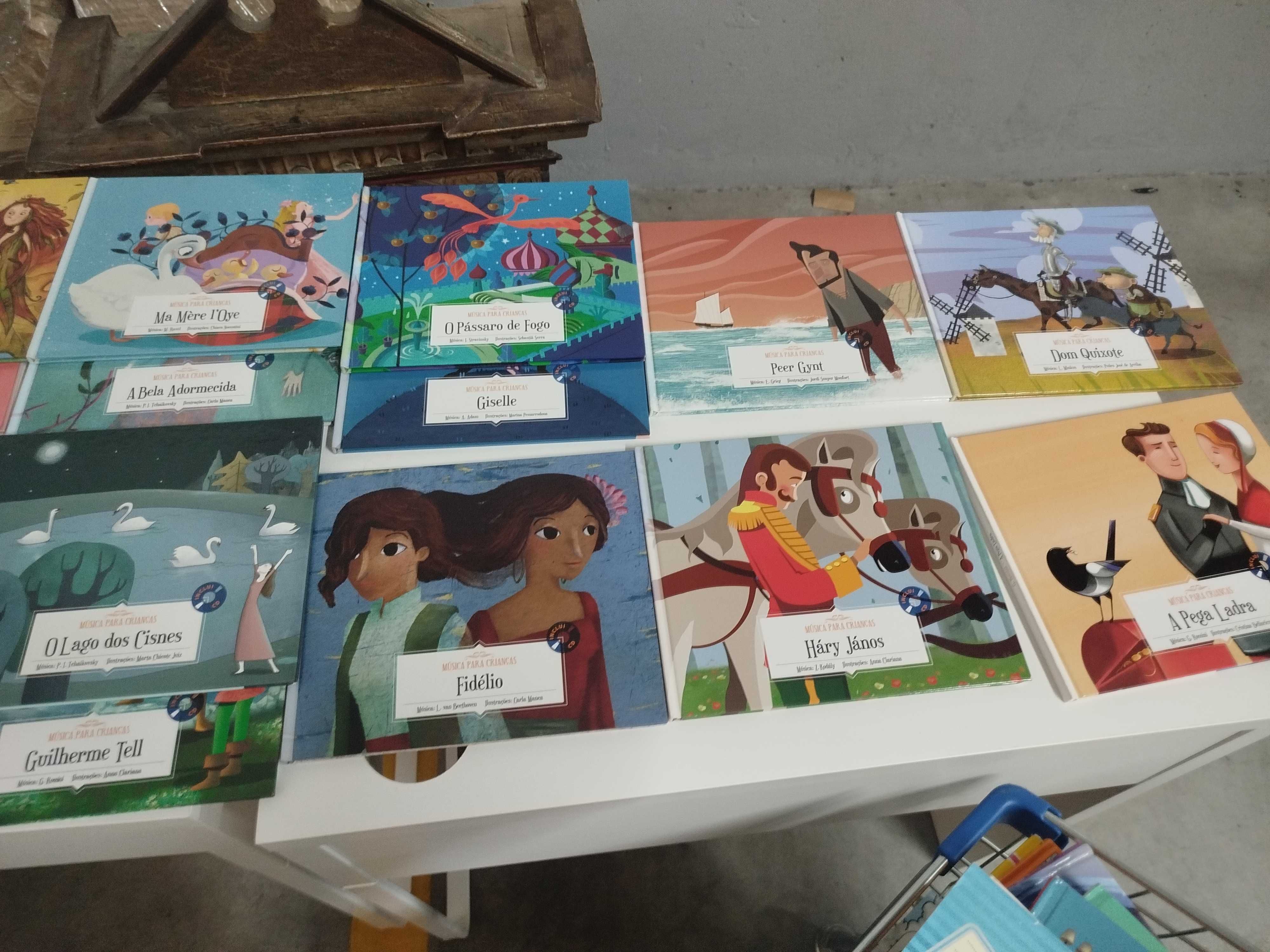 Vendo livros variados 8