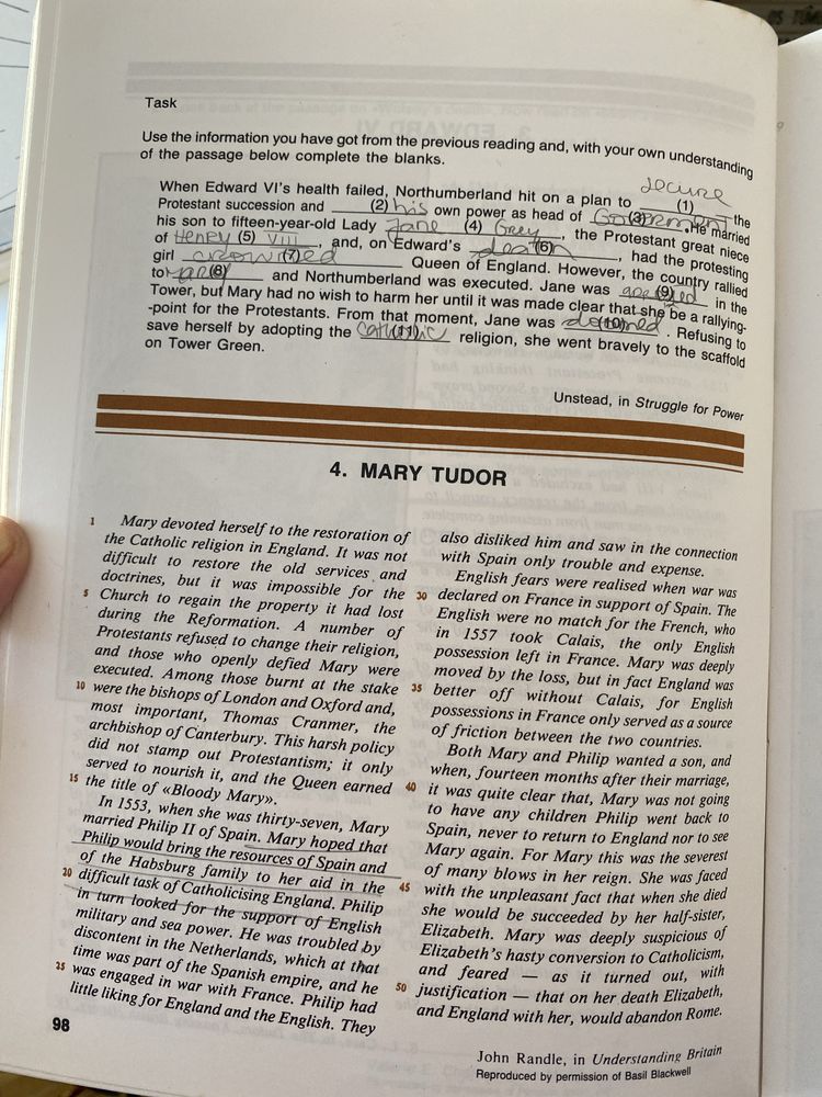 Livro escolar de inglês avançado 12.º ano