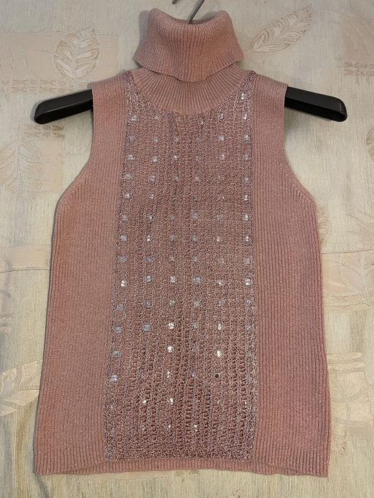 Жіночий топ ,розмір S,ніжно рожевого кольору с паєткамі