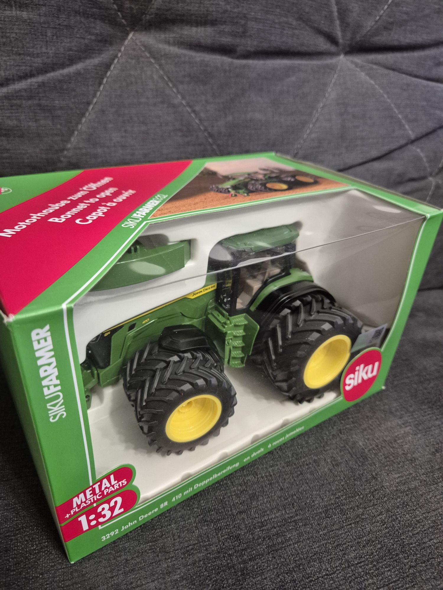 Siku Farmer John Deere 8R 410 model s3292
