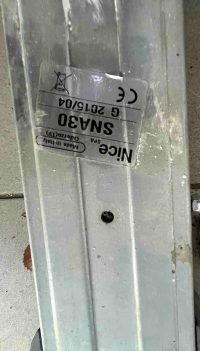 Napęd do Bramy Garażowej Nice + Szyna / Uszkodzony