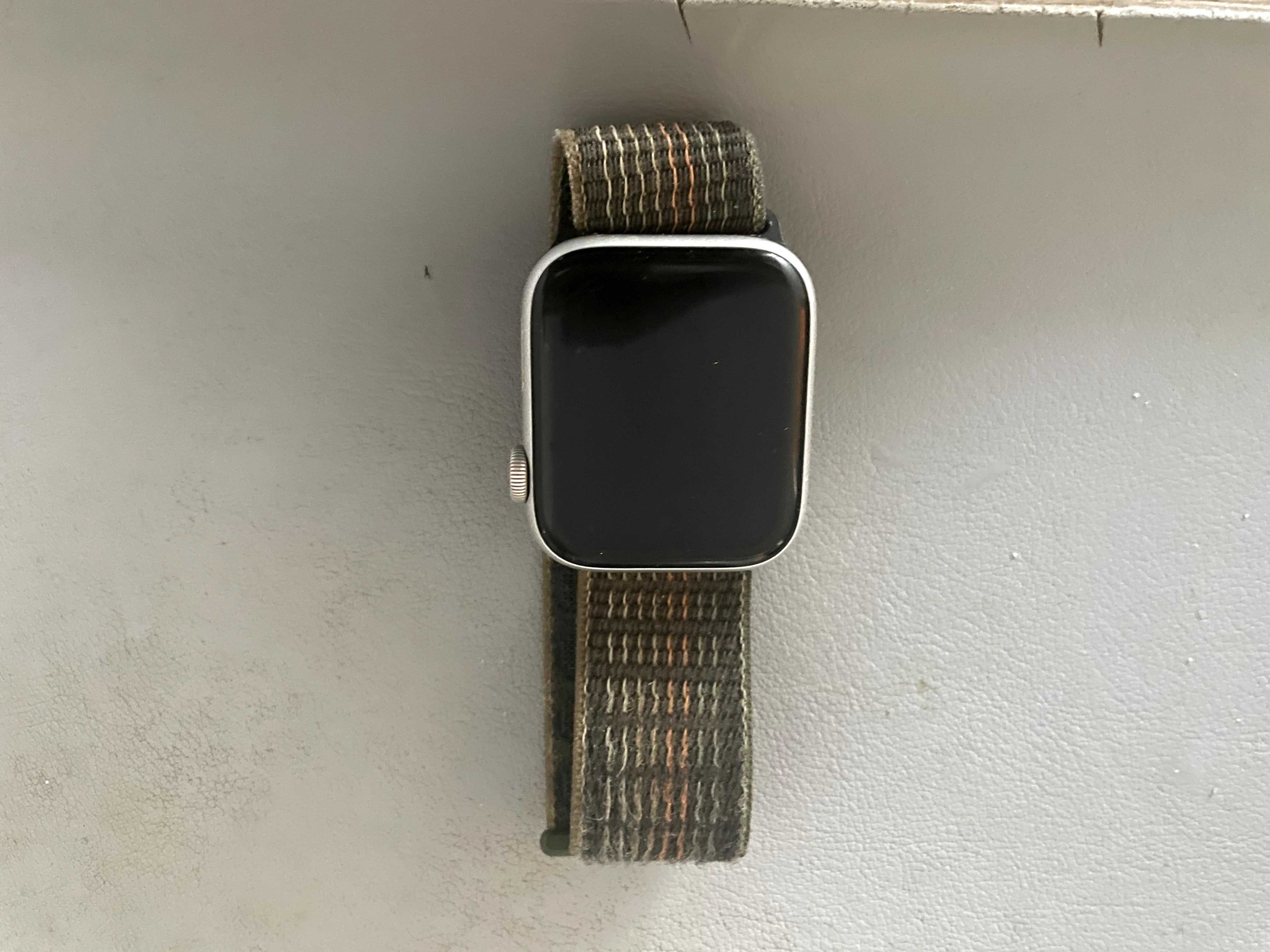 Apple Watch Nike SE 44mm LTE (Cellular) + Bogaty Zestaw Pasków!