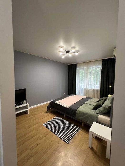 Здається стильна 2к квартира на пр. Поля 48в