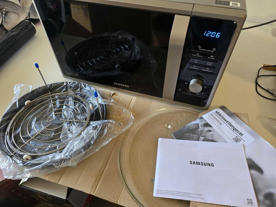Kuchenka mikrofalowa SAMSUNG Duża 28l Ceramiczna grill Crusty Plate PR