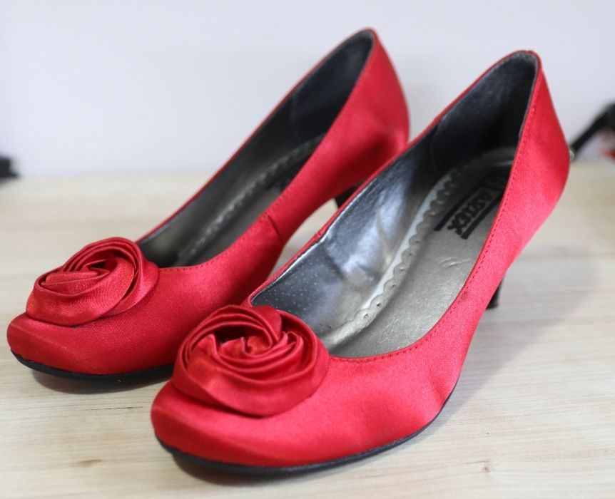 Buty na obcasie 37, ślubne i nie tylko