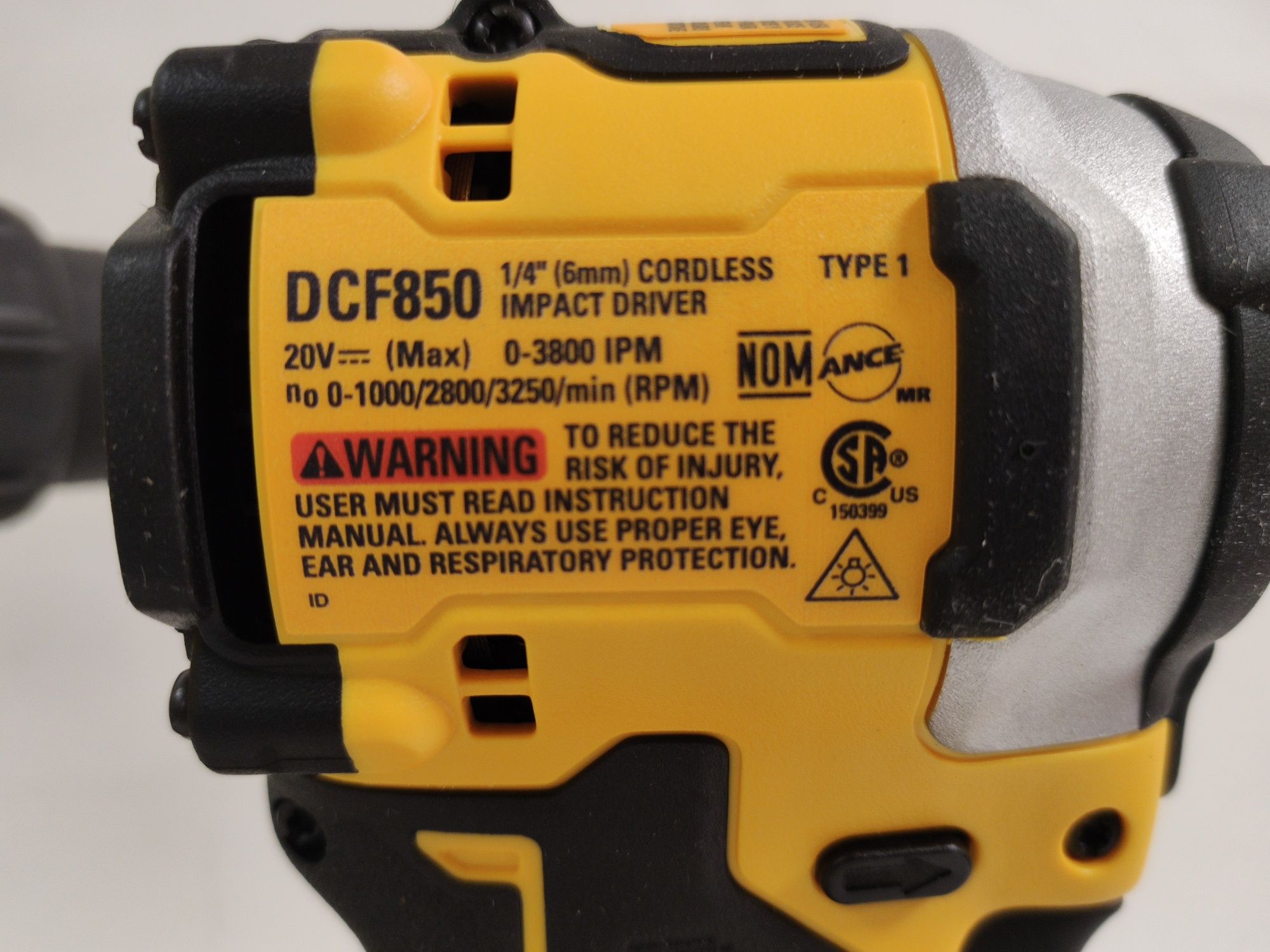 Набір безщіткових компактних шуруповертів DeWALT DCK2050M2 XR 20Vmax