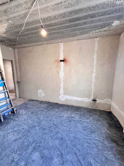 ПРОДАЖ Трикімнатна квартира з кухнею студією поруч парку