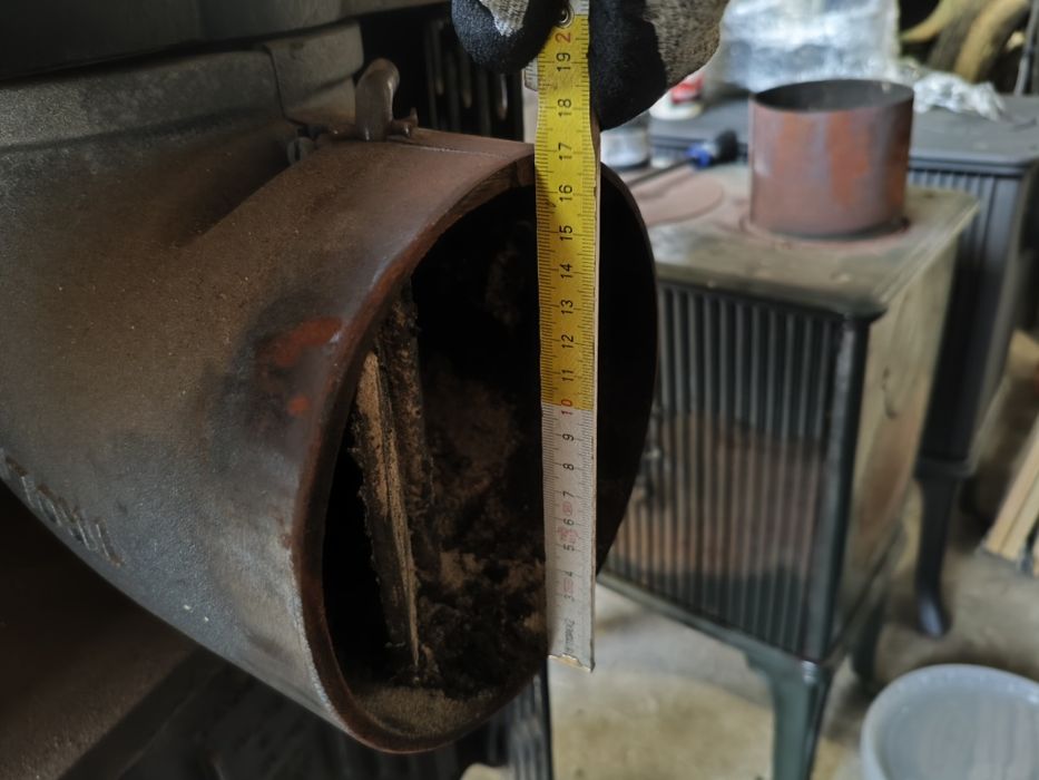 Piecyk żeliwny Trolla 820 – stan idealny koza kominek