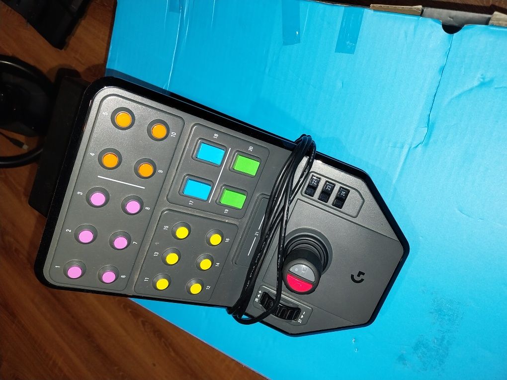Kierownica Logitech G-Saitek