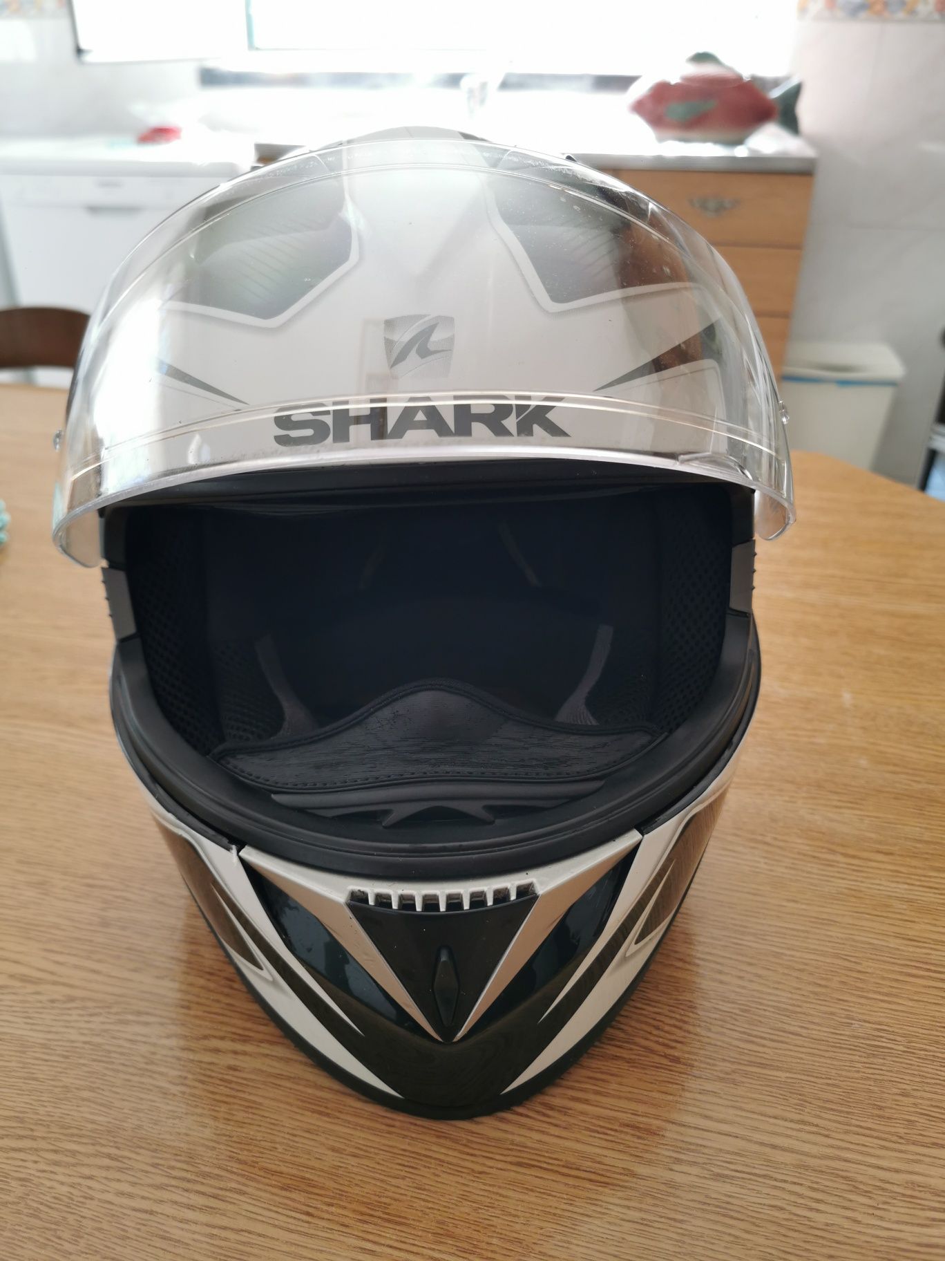 Capacete SHARK S900c tamanho M visor interior escurecido bom estado