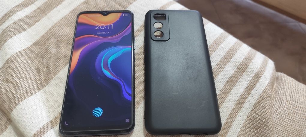 Vivo v20 8gb/128gb,em bom estado