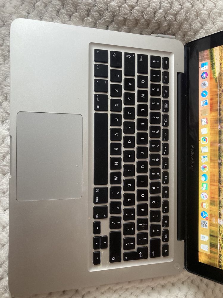 MacBook Pro 13, early 2011, 256 GB SSD, i5 8GB RAM