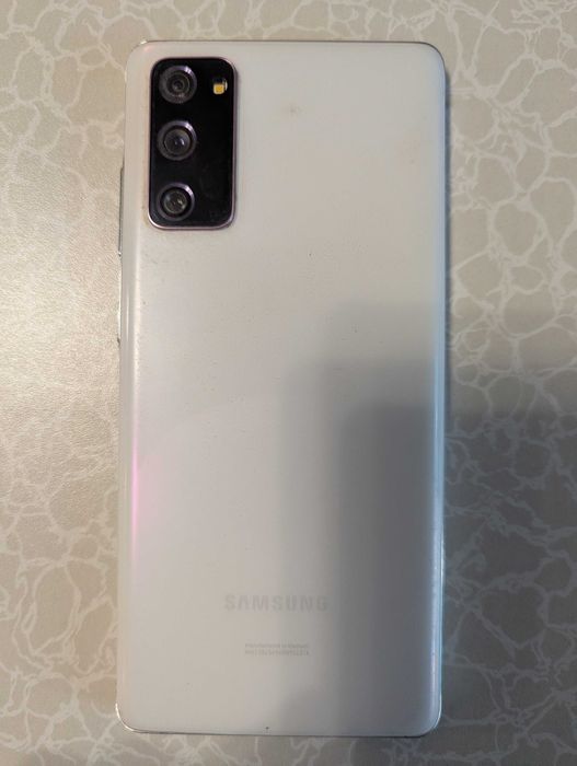 Продам Samsung S20 FE 6/128.