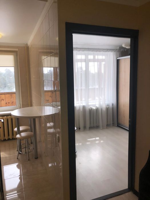 Київ Дарницький 1 кімнатна з газом та ремонтом