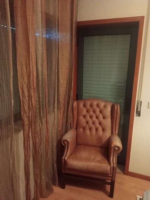 Cristaleira + poltrona