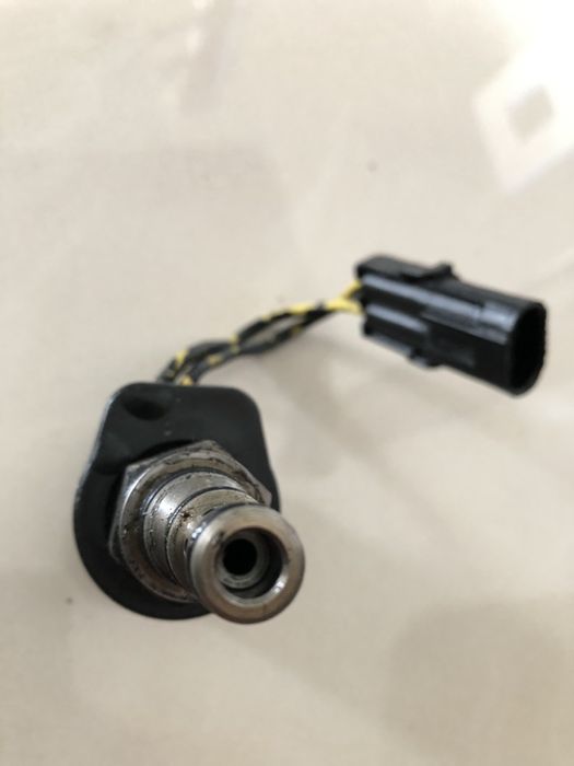 Elektrozawór Case przedniego napedu lub blokada dyferencjału