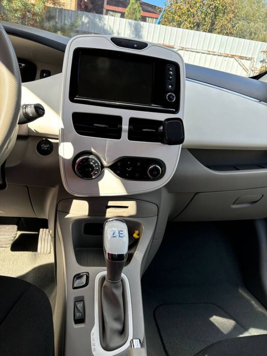 Продам електроавто Renault Zoe 22kwt