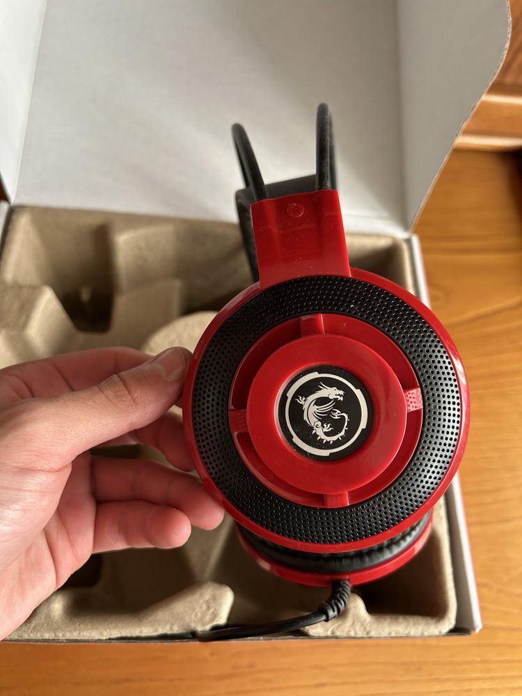 Phones msi D5501