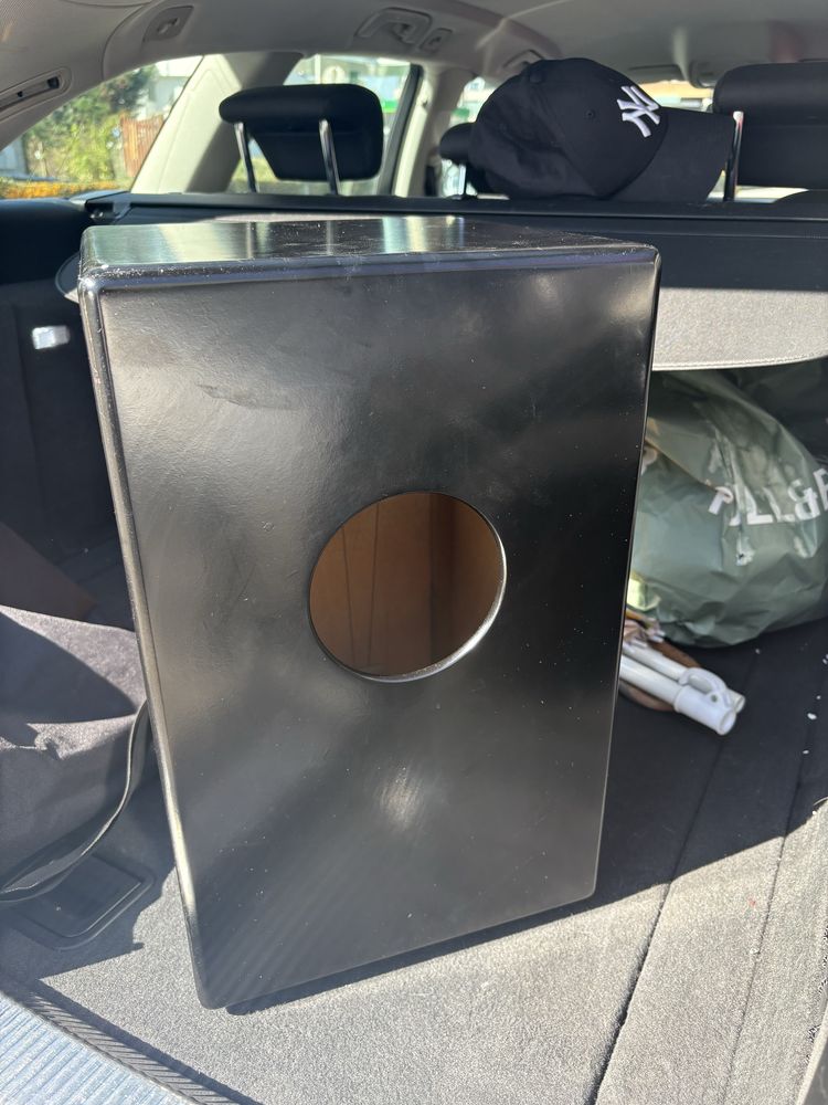 Cajon com mochila