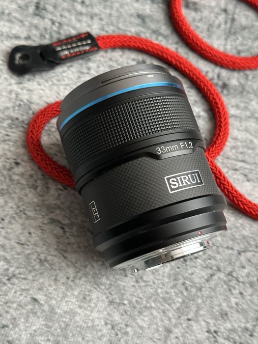 Sirui Sniper APS-C AF 33mm F1.2 – mocowanie Fujifilm X