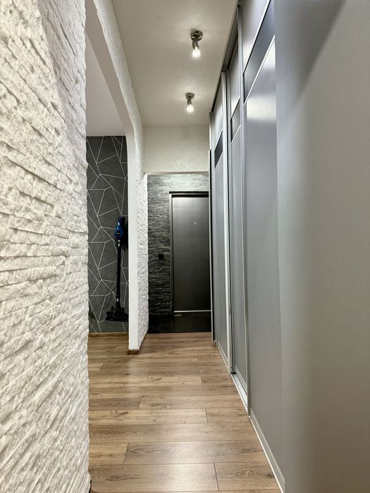 Продажа 3 ком. 10 мкрн. Левый берег