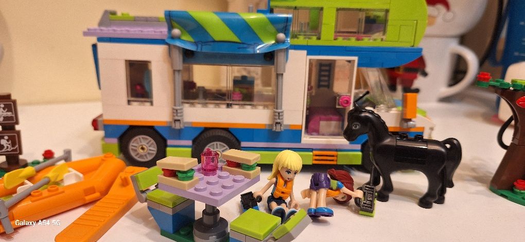 LEGO Friends samochód kempingowy Mii 41339