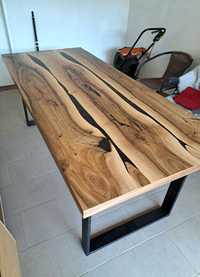 Stół drewniany z orzecha włoskiego | Ostróda