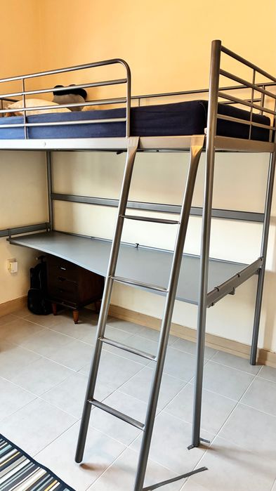 Beliche Svarta com secretária IKEA