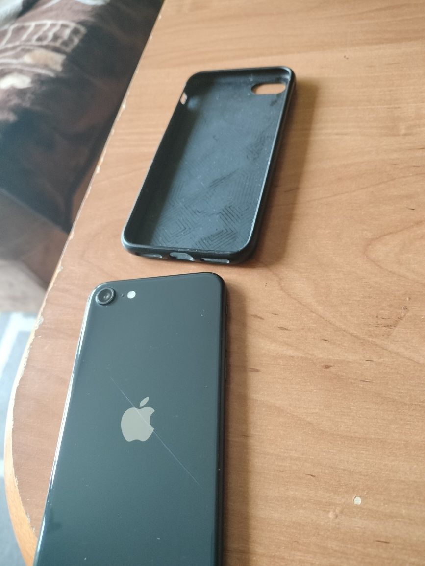 Telefon iPhone SE 64 GB
